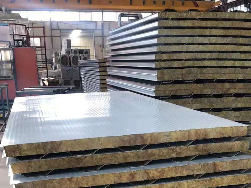 彩鋼板和白鐵皮之間的區別是什么？